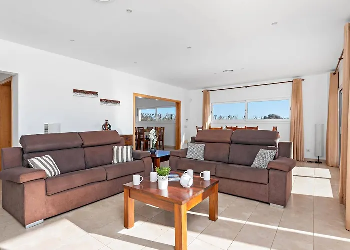 India Ii By 산트 유이스