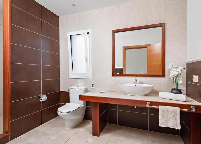 India Ii By 산트 유이스