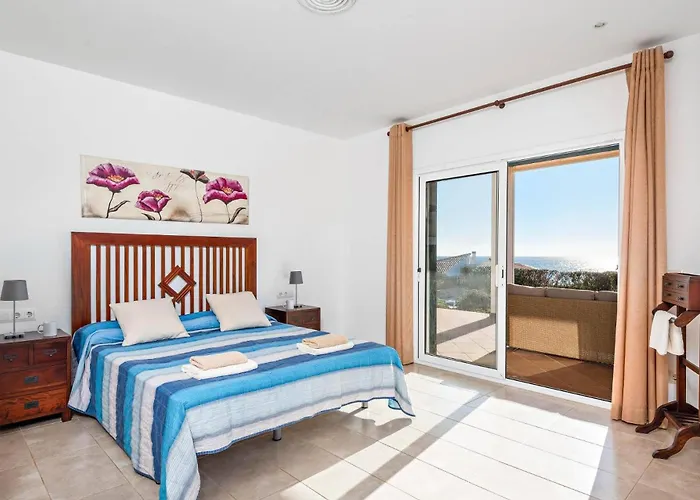 India Ii By 산트 유이스